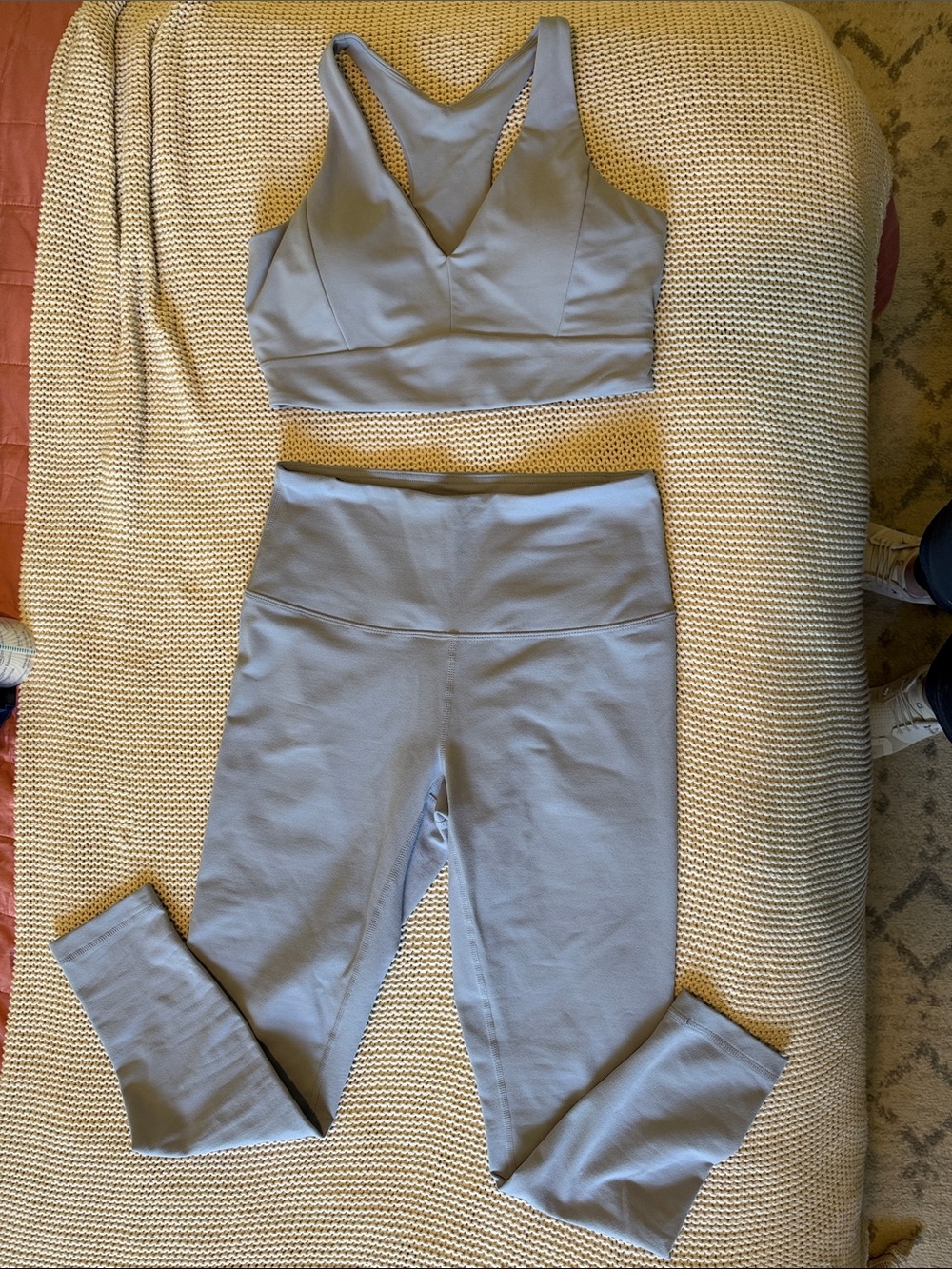 NWOT Zella Women's Light Blue High-Waist Leggings & V-Neck Sports Bra Set
